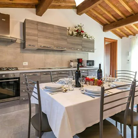 Orlando With Private Pool Near Lucca Ferienhaus Colle di Compito